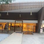 Dominique Cartagena, Beautiful 2 Bedroom Apartment