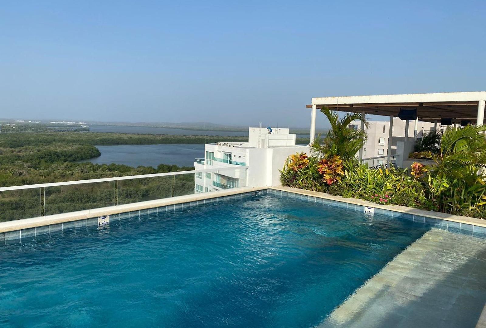 Dominique Cartagena, Beautiful 2 Bedroom Cartagena