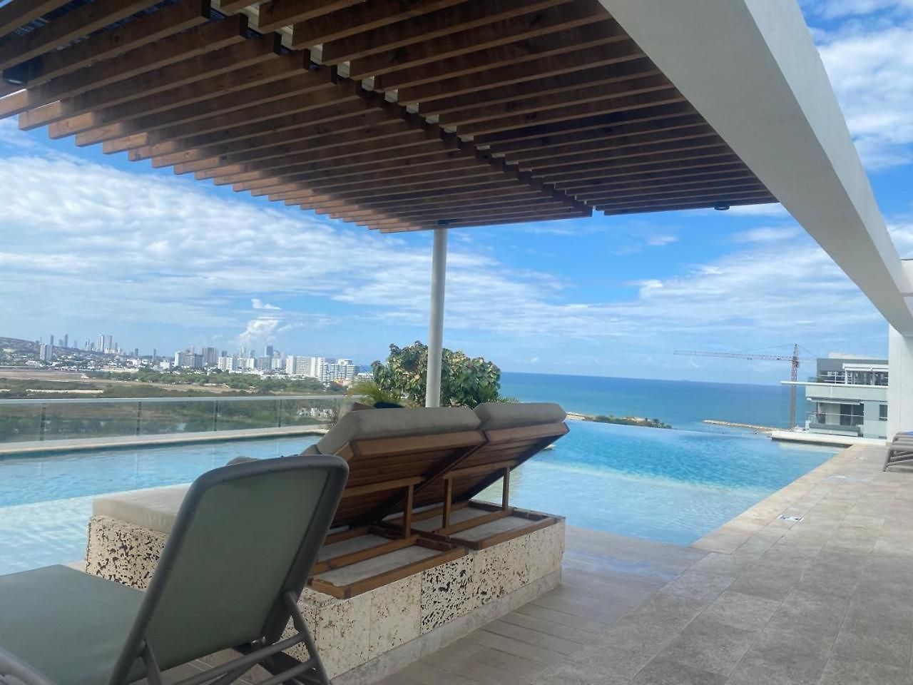 Dominique Cartagena, Beautiful 2 Bedroom Apartamento Cartagena