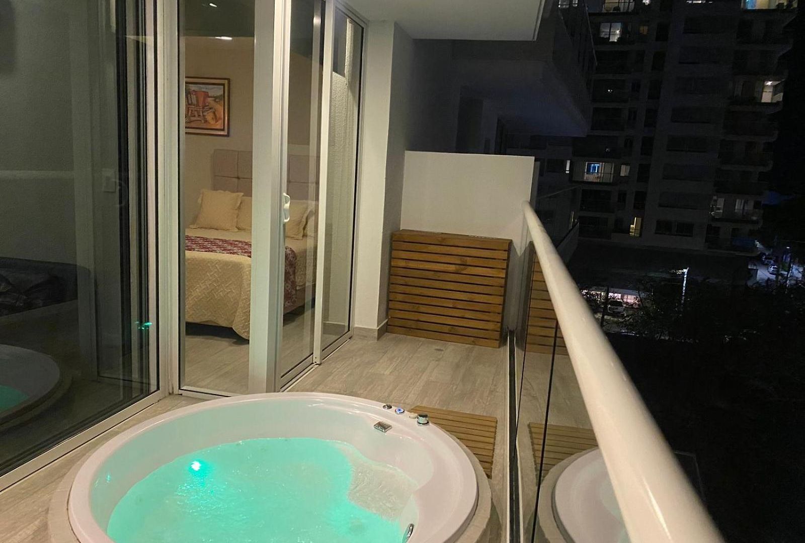 Dominique Cartagena, Beautiful 2 Bedroom * Cartagena