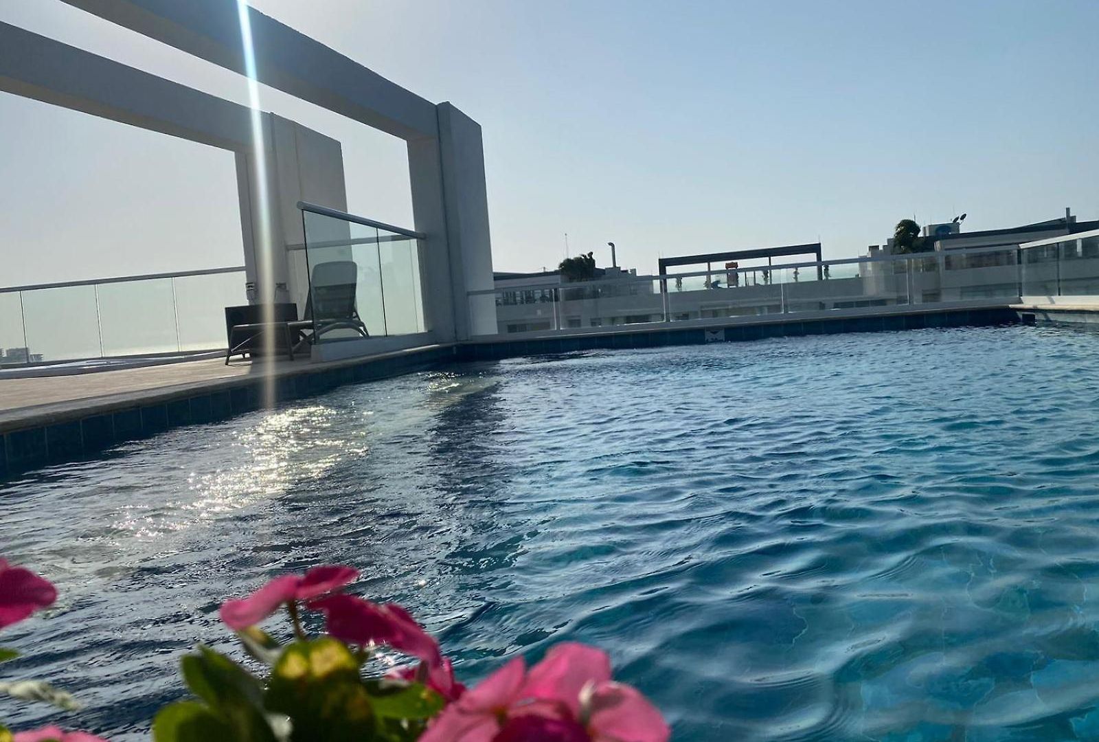 Dominique Cartagena, Beautiful 2 Bedroom