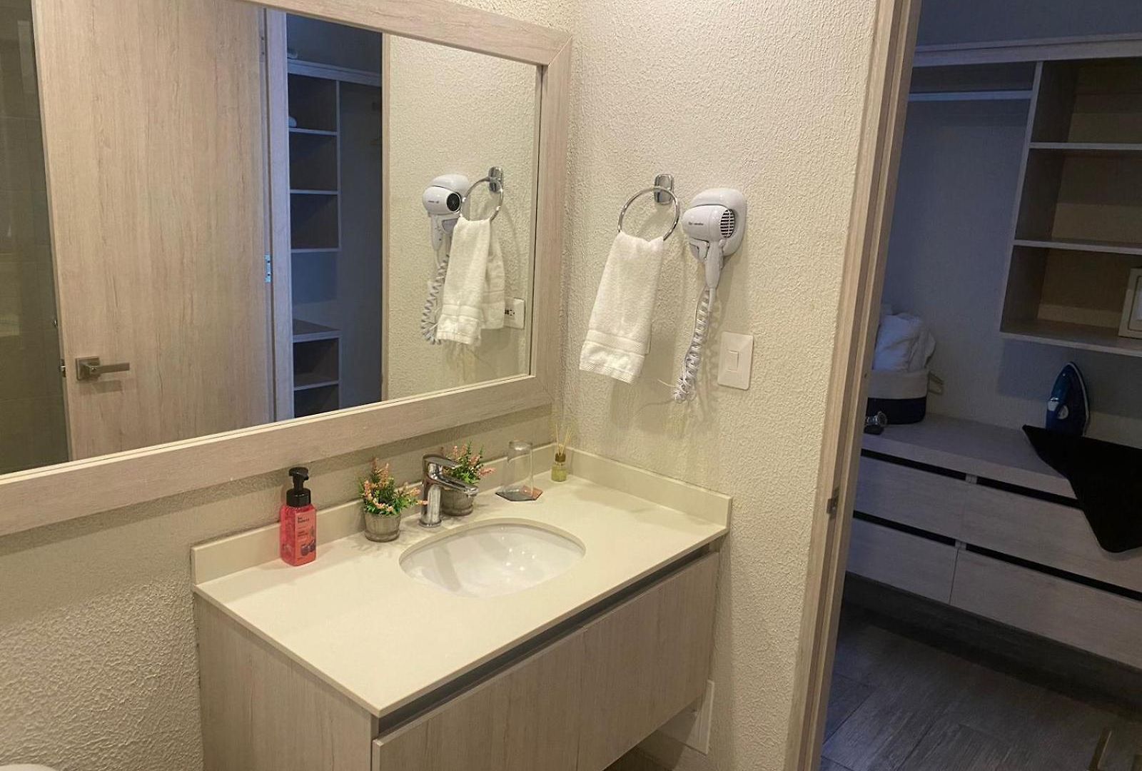 Dominique Cartagena, Beautiful 2 Bedroom