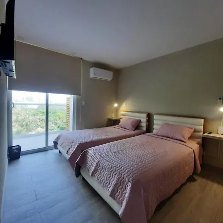 Dominique Cartagena, Beautiful 2 Bedroom