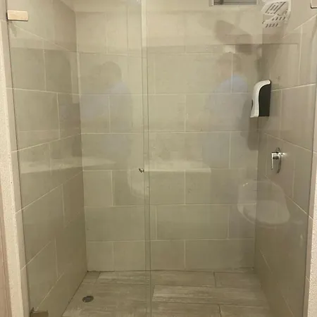 Dominique Cartagena, Beautiful 2 Bedroom Apartamento