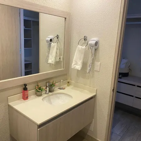 Dominique Cartagena, Beautiful 2 Bedroom