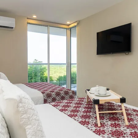 Dominique Cartagena, Beautiful 2 Bedroom Cartagena